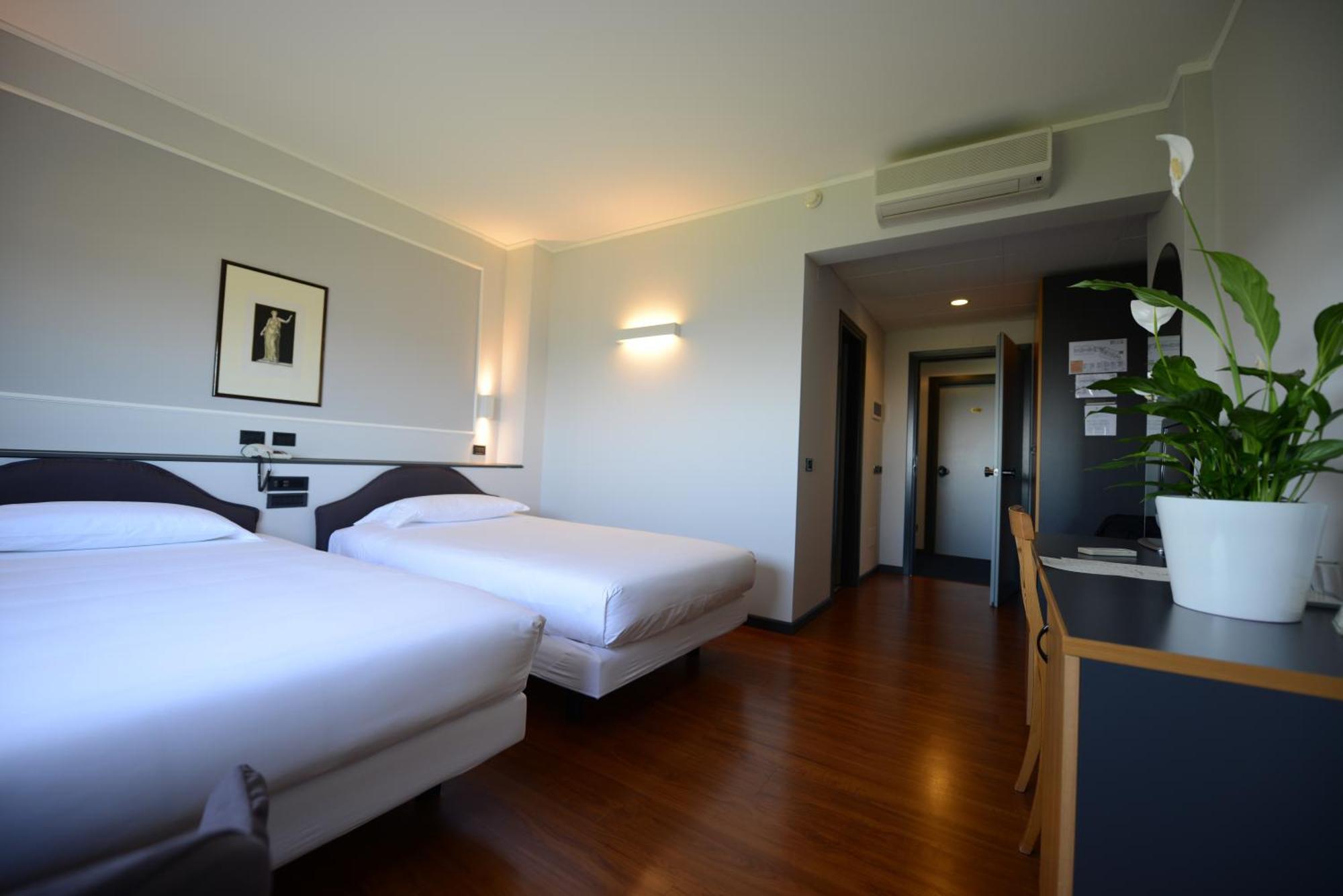 Hotel Mamiani & Relaxing Spa Урбино Номер фото